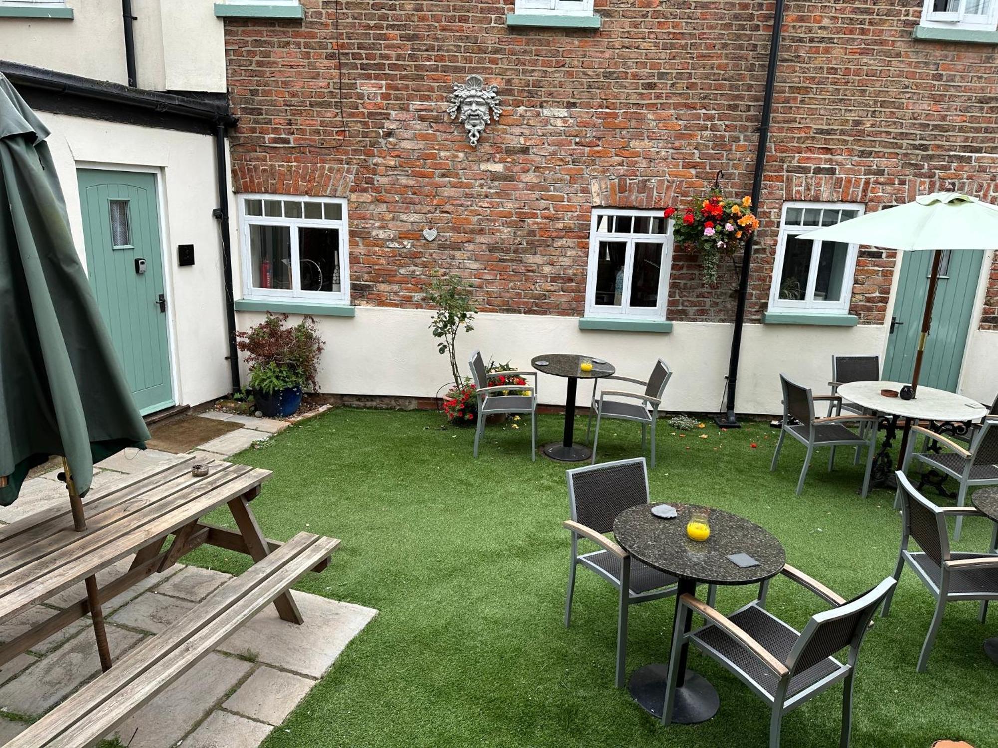 The Mansion House Hotel Holbeach Exterior photo